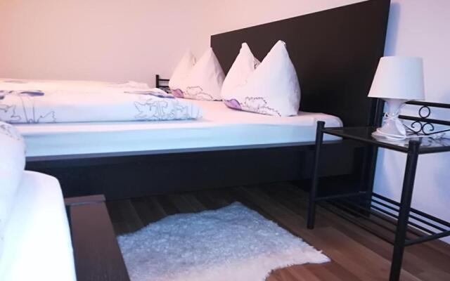Isas Apartment