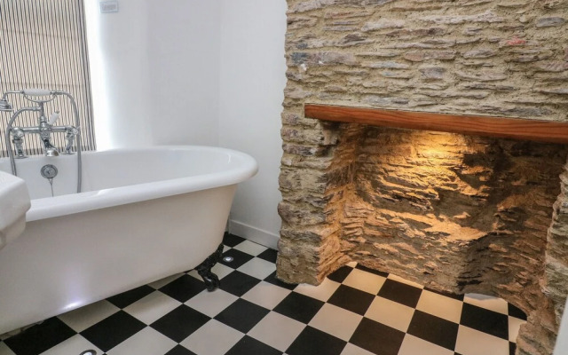 1 Bailey's Cottage
