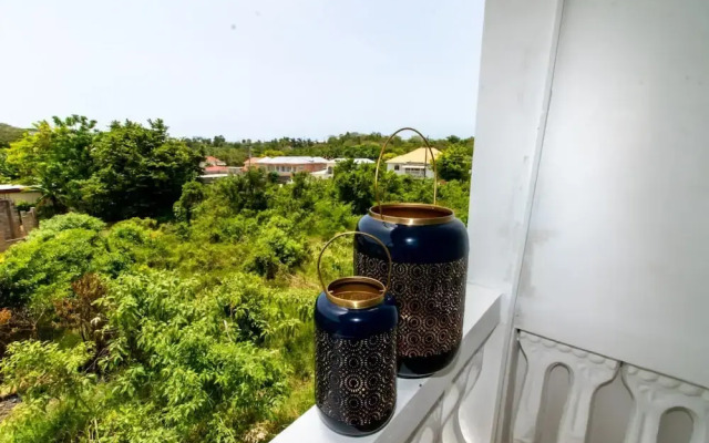 Runaway Bay Gem Suite