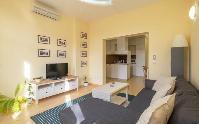 FM Deluxe 2-BDR Apartment - Fantastic Stay
