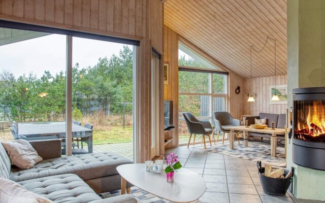 10 Person Holiday Home in Fjerritslev