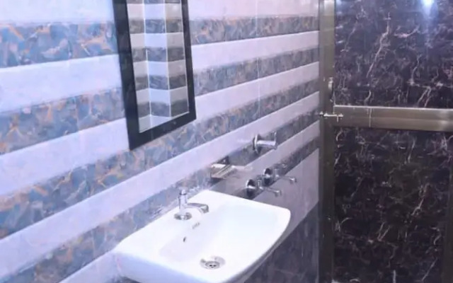 Goroomgo Narayan Niwas Homestay Ayodhya