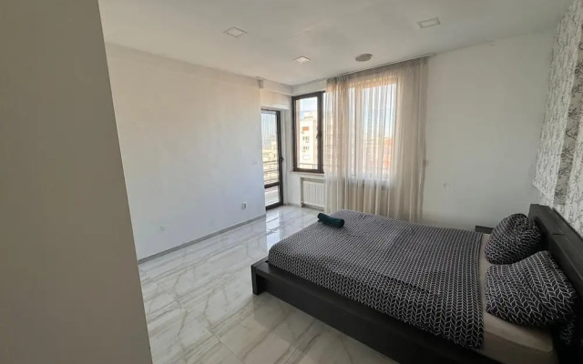 Sky Luxury suite 2bdr  living room