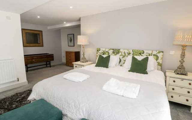 Capel Mawr, Basement 19