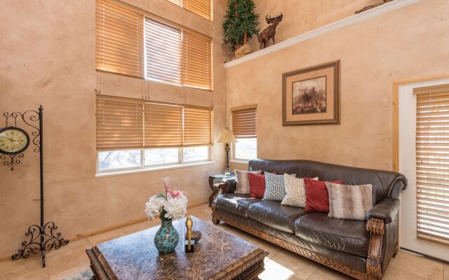 Luxury Townhouse in Mountains