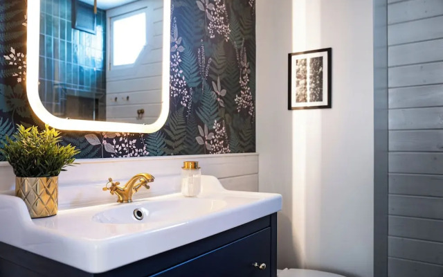 The Downtown Hive by Revelstoke Vacations