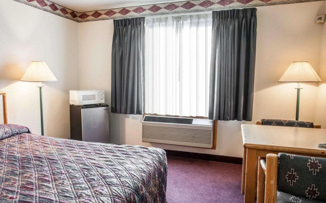 Rodeway Inn and Suites Spokane