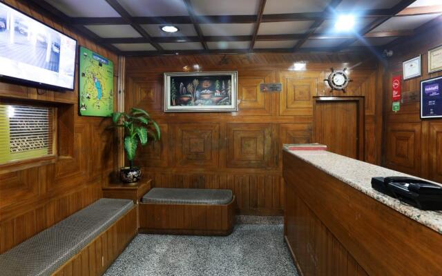 Goroomgo Moon Nainital