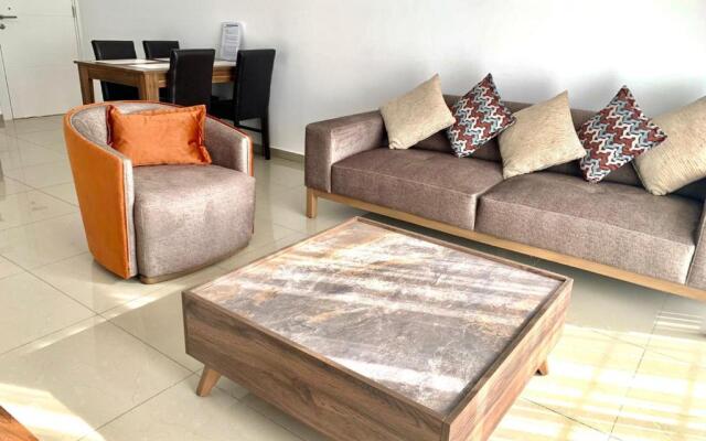 Luxury Two-Bedroom Apartment in amazing place Lukomorye E5