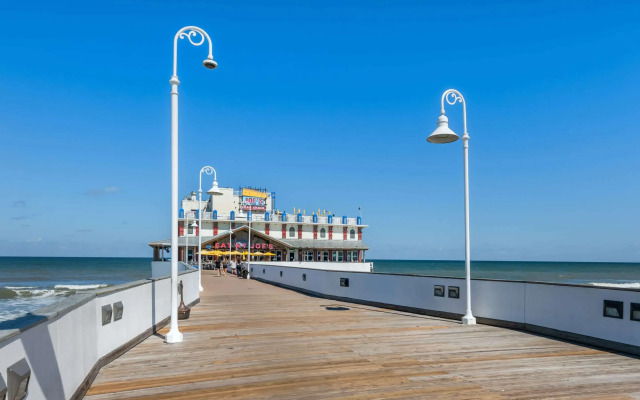 Comfort Inn & Suites Daytona Beach Oceanfront