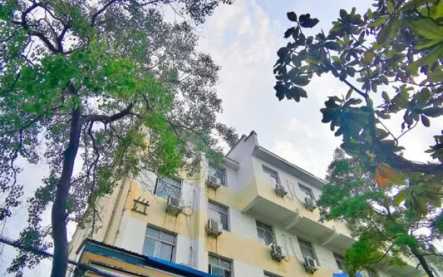 Pebble Motel Cloud Hotel (Chaohu Wanda Plaza)