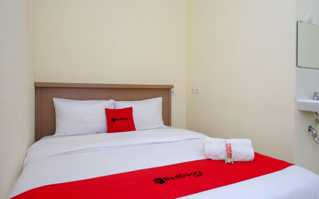 Reddoorz Near Siliwangi Semarang