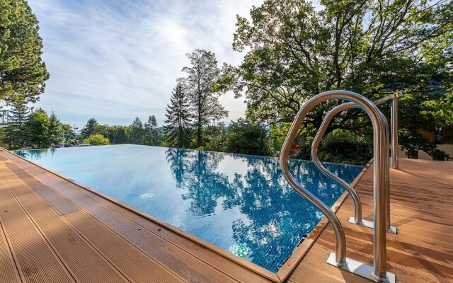 RentPlanet - Green Park Resort