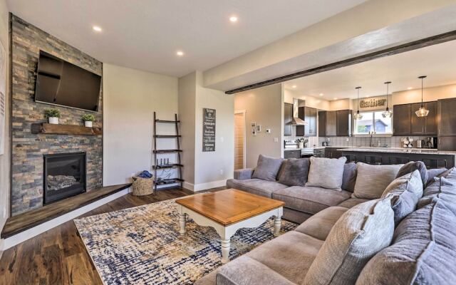 Walk To Golf: Modern Mtn-view Home in Granby