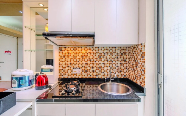 Comfort And Homey 2Br At Bassura City Apartment