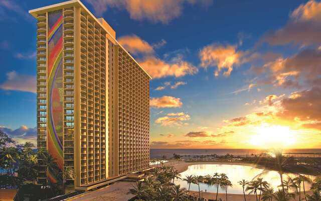 Hilton Hawaiian Village Waikiki Beach Resort