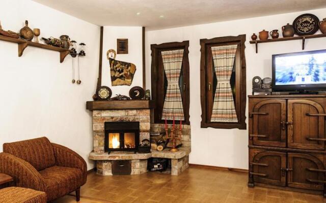 Family Hotel Adjev Han