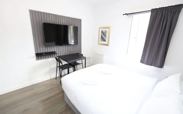 VR Apartments
