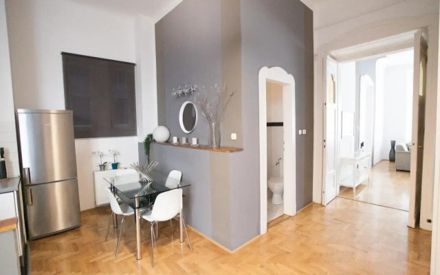 Modernized Condo for 6ppl CENTER