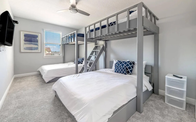 Home Near Disney Area-sleeps 14 Guest