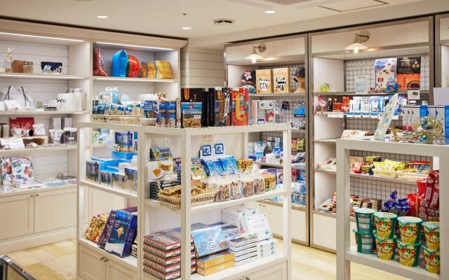 Hot Cross Point SANTA MONICA