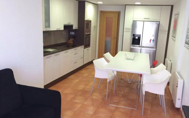 Malaga 102181 2 Bedroom Apartment By Mo Rentals