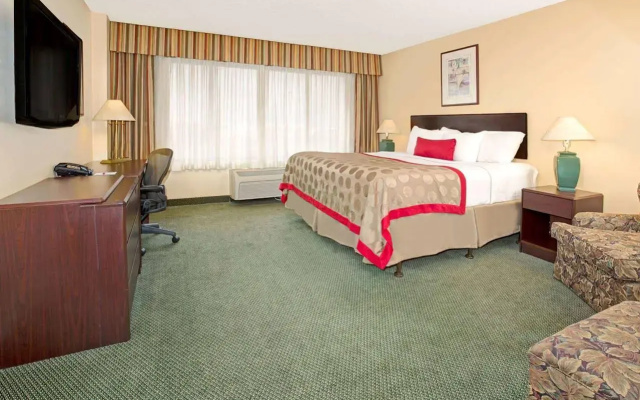 Four Points by Sheraton Englewood