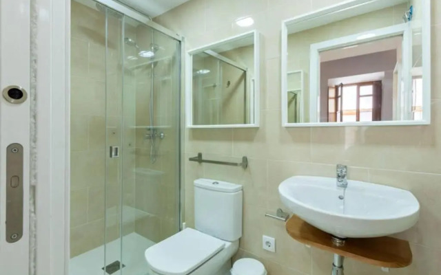 Hernando Colon Deluxe Suite by Valcambre