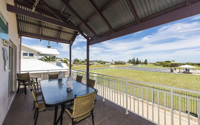 Ledge Point Village Villa 1 - Ocean Views