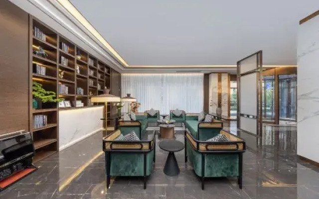 JInjiang Metropolo Longnan High speed Railway Station Hotel