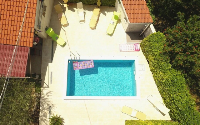 South Wing Apartment
