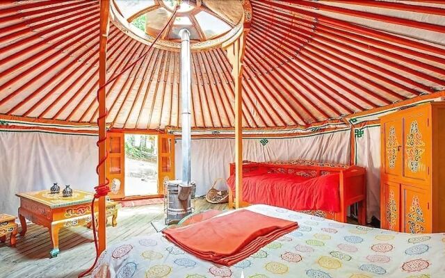 Cabanes et Yourtes de la Vallée de l'Ance