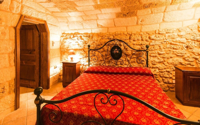 Masseria Relais Saraceno with pool