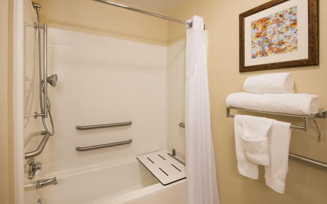 Holiday Inn Express & Suites Sharon-Hermitage, an IHG Hotel