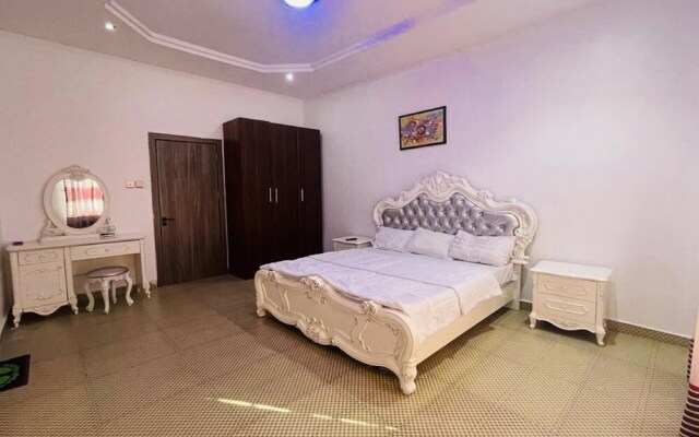 Charming 3-bed House in Lekki