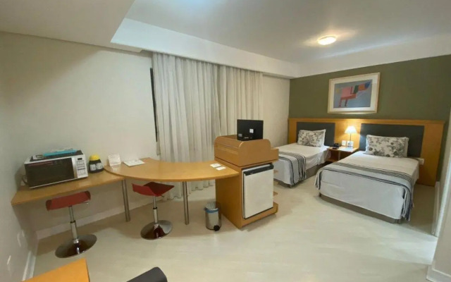 Bienal First Class Service UH607