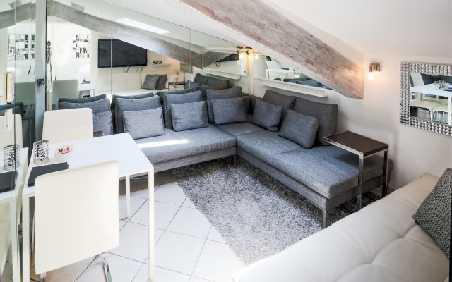 2 room CROISETTE behind CARLTON HOTEL (NEW)