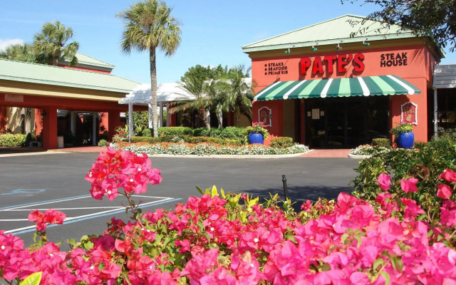 Collins Hotel Naples