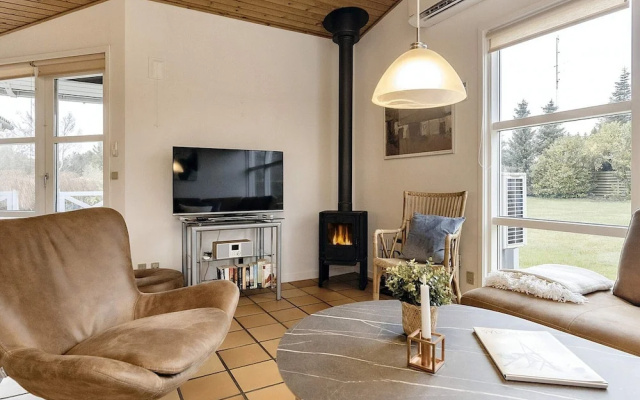 8 Person Holiday Home in Vaeggerlose