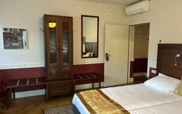 Hotel Konbanwa