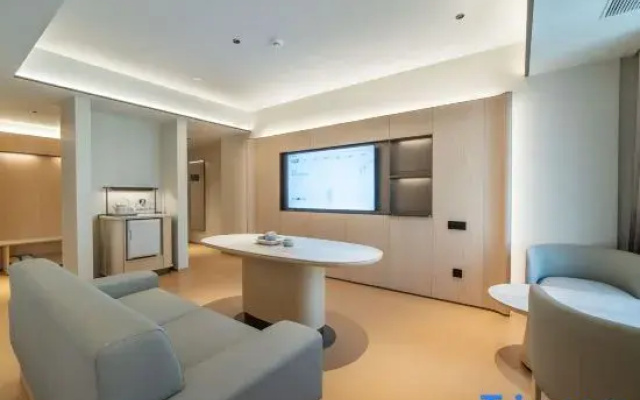 JI Shantou Dongxia 100 Shopping Center Hotel