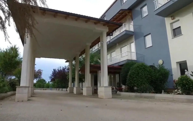 Two Hearts Hotel