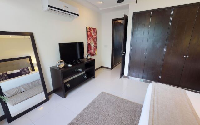 Oasis 12-Boutique 1 Bedroom in the heart of Playa del Carmen