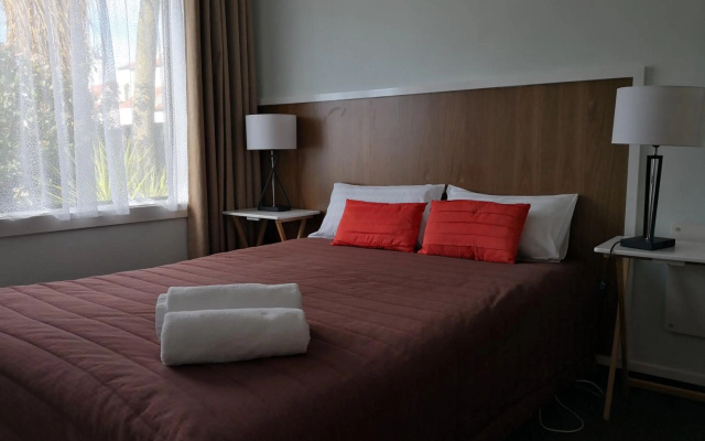 Owens Motel – Guest Rooms – Dunedin