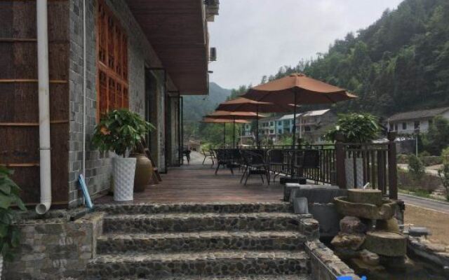 Yishan Bangshui Inn