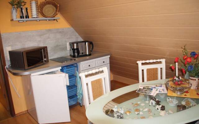 Rewo II Rabe, Reusenweg 3, 18581 Lauterbach