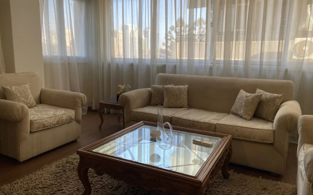 Charming 2-bedrooms Apartment With Side Nile View