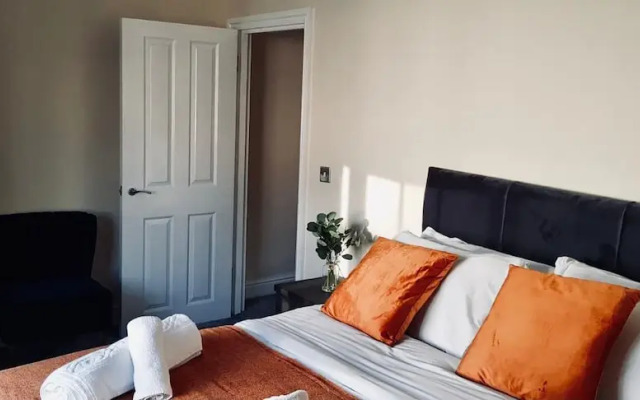 Three Bed Apt Beach View Brighton by Sojo Stay