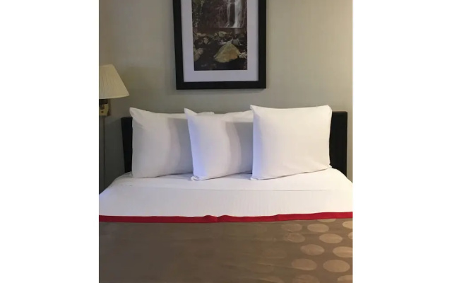 Ramada by Wyndham Portland Airport
