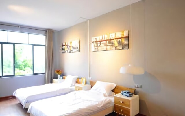 Xifeng Shouma Theme Hotel